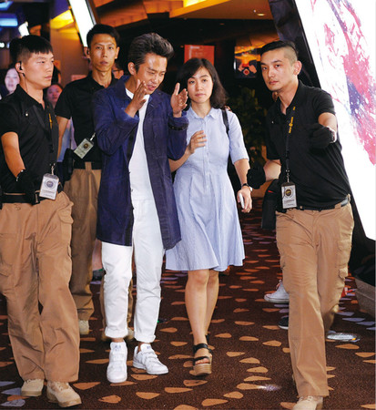 明星护卫邓超